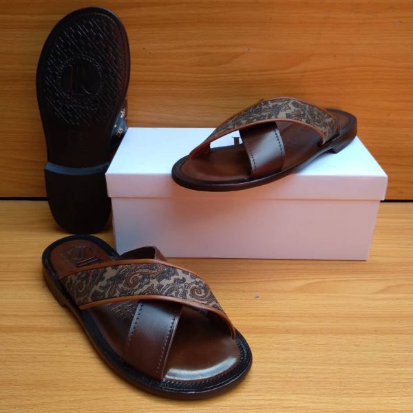 HIGH QUALITY ITALIAN LEATHER SLIPPERS - Image 13