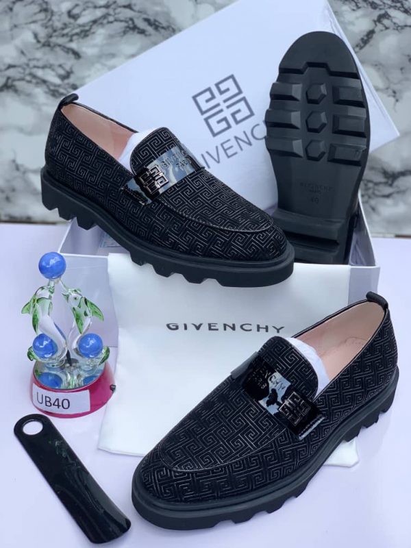 VERSACE: LUXURY SHOES - Image 27