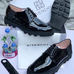 VERSACE: LUXURY SHOES - Image 26