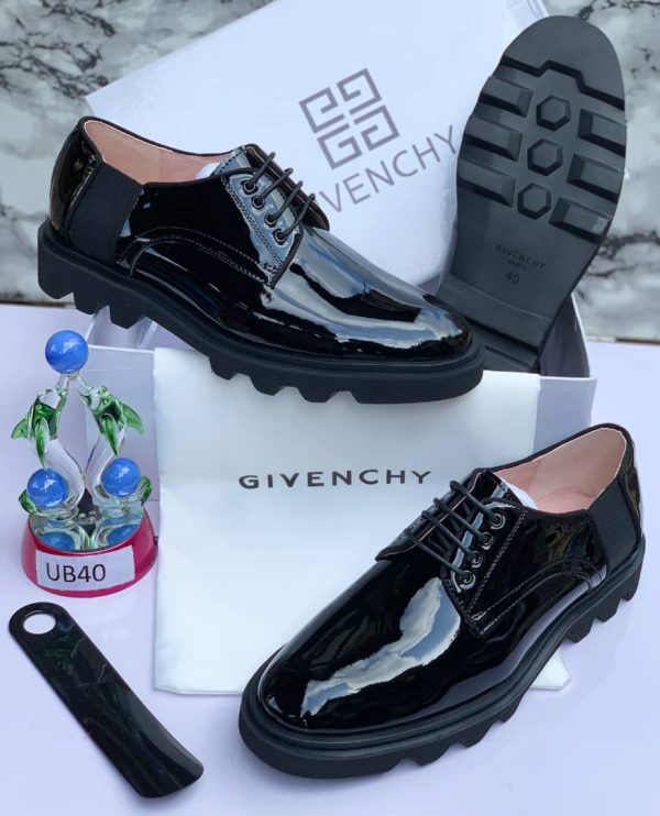 VERSACE: LUXURY SHOES - Image 26