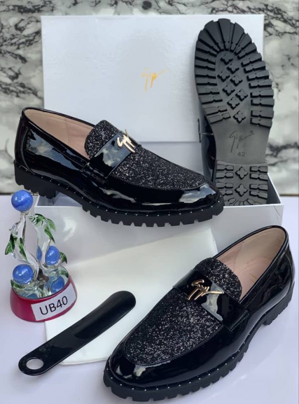 VERSACE: LUXURY SHOES - Image 22