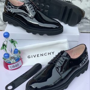 VERSACE: LUXURY SHOES - Image 17