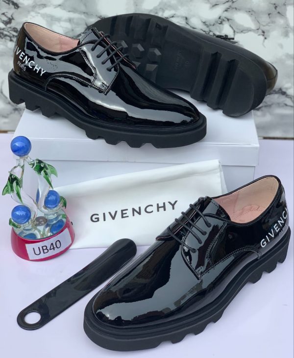 VERSACE: LUXURY SHOES - Image 17