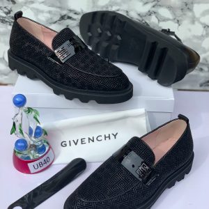 VERSACE: LUXURY SHOES - Image 11