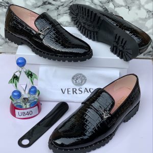 VERSACE: LUXURY SHOES