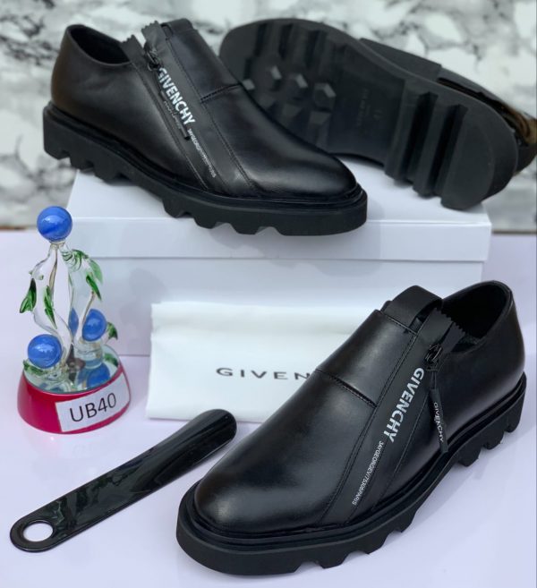 VERSACE: LUXURY SHOES - Image 5