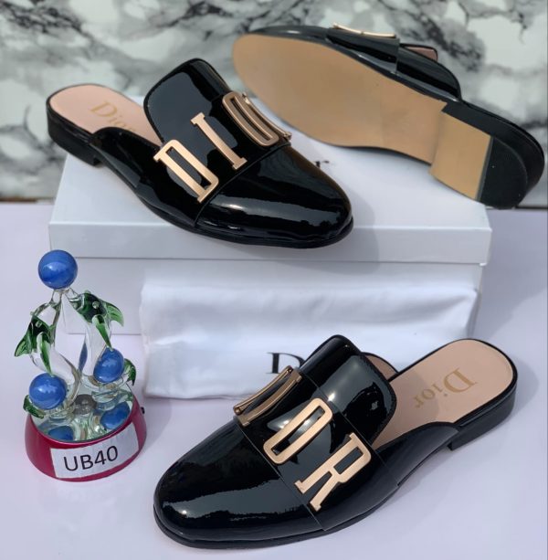 VERSACE: LUXURY SHOES - Image 2