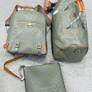 QUALITY TRAVEL BAG - Image 10