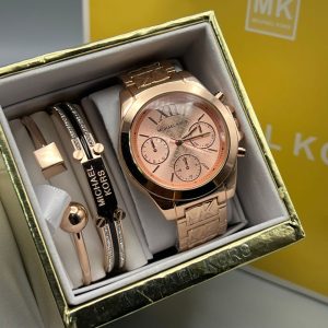 Ladies Wristwatch set with Bracelets