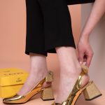 Half cover shoe with block heels for ladies