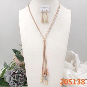 Pearl Necklace and Earring for ladies or women