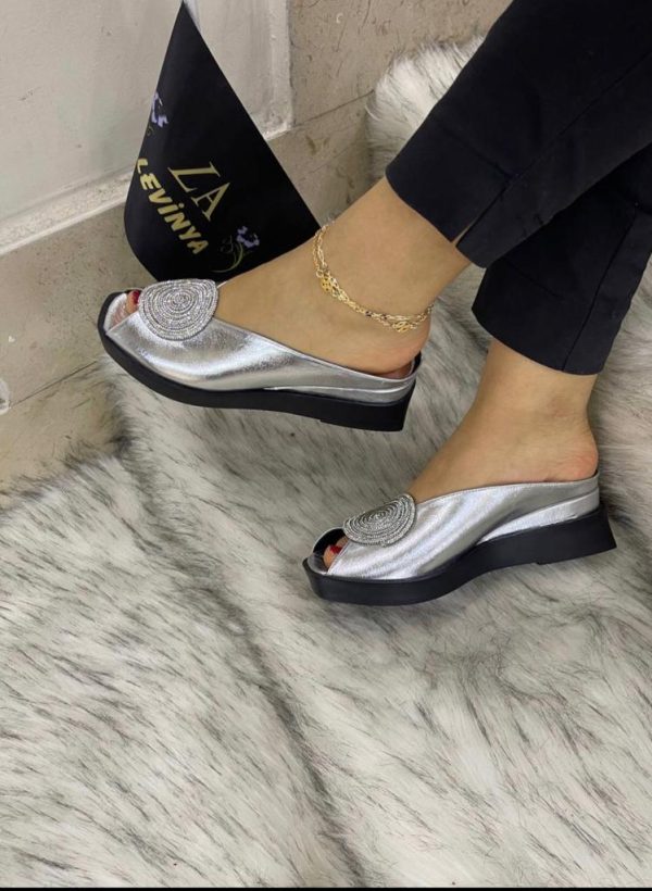 Balanced heel shoe wedge slippers/slip-on for women