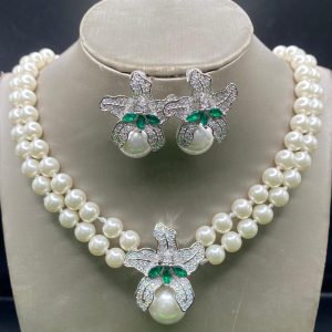 PEARLS......EARRINGS AND NECKLACE - Image 11