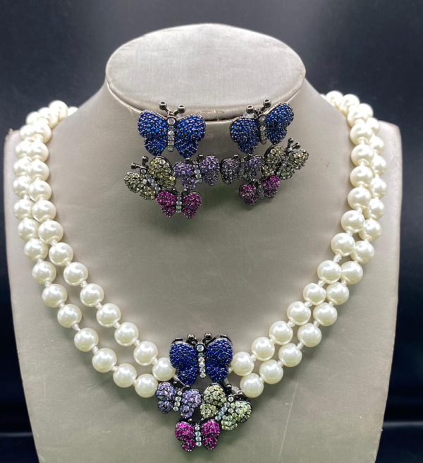 PEARLS......EARRINGS AND NECKLACE - Image 25