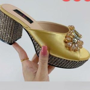 Block heel shoes for women