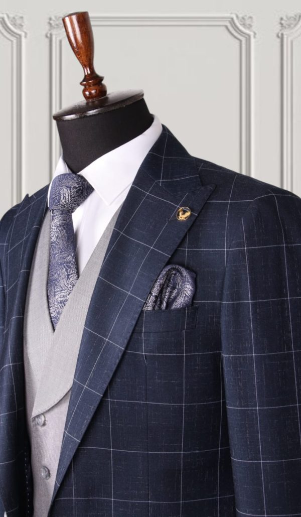 MARIO CASAS CHECKED SUIT - Image 22