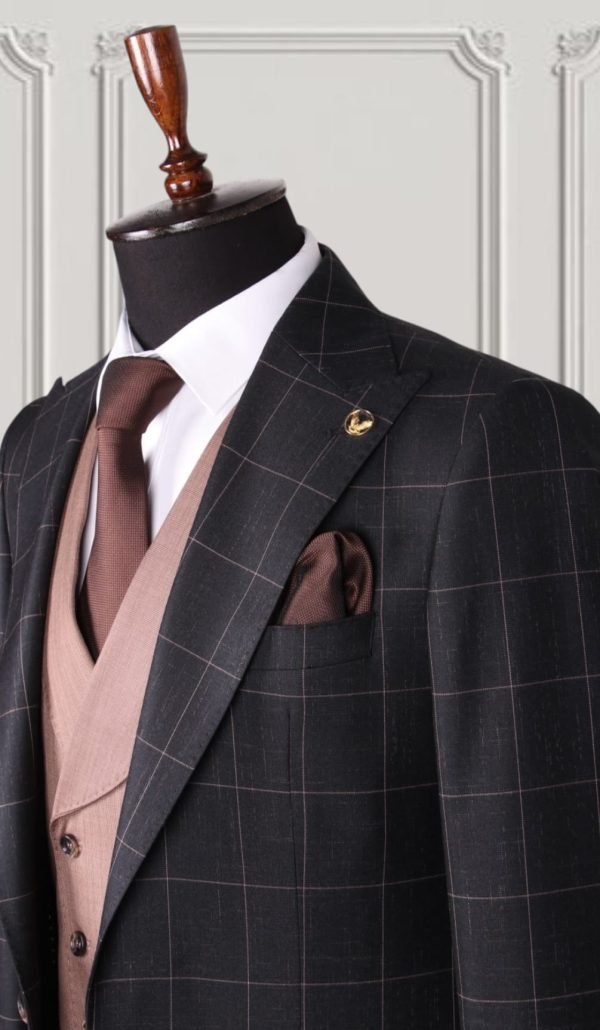 MARIO CASAS CHECKED SUIT - Image 2