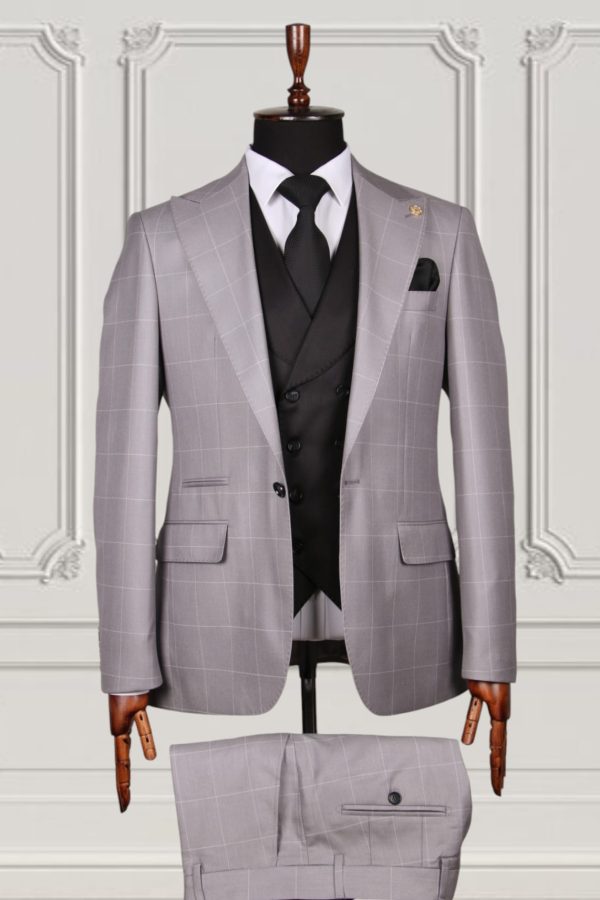 MARIO CASAS CHECKED SUIT - Image 14