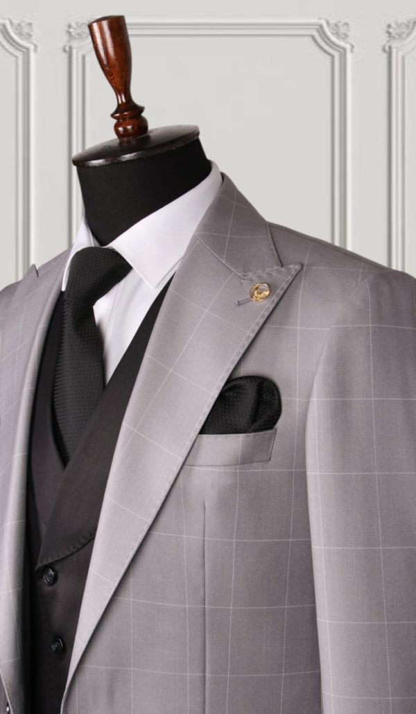 MARIO CASAS CHECKED SUIT - Image 13