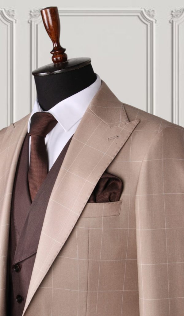 MARIO CASAS CHECKED SUIT - Image 8