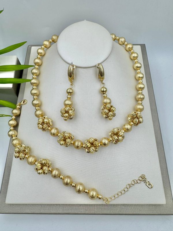 Gold necklace with earring & bracelet