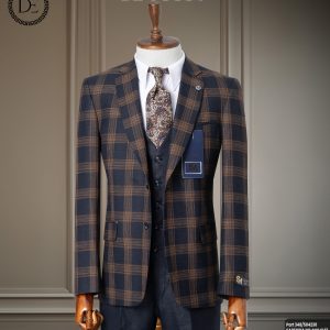 MARIO CASAS CHECK SUIT - Image 7