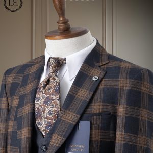 MARIO CASAS CHECK SUIT - Image 6