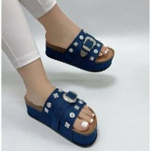 Pecking stock slippers