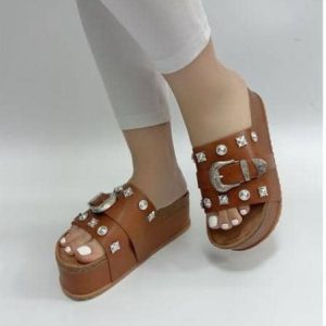 Pecking stock slippers