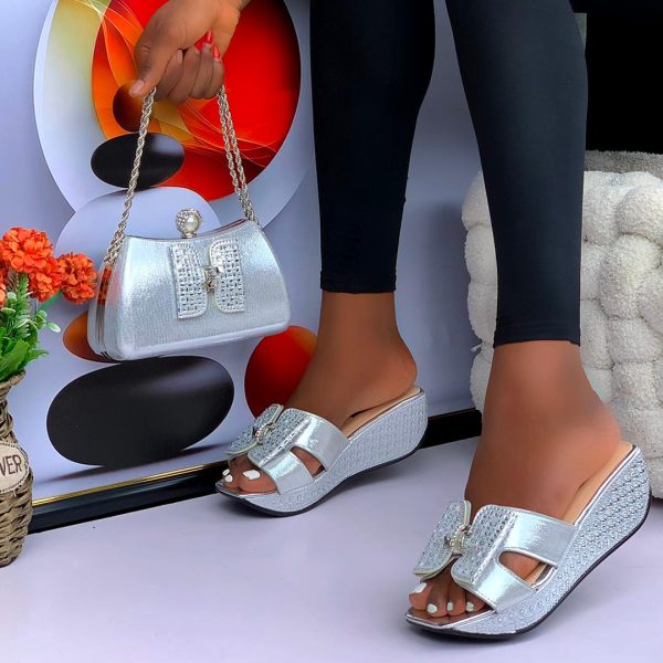 LADIES WEDGE SLIPPERS AND MATCHING HANDBAG SET - Image 3