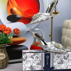 CRYSTAL EMBELLISHED HEELS - Image 3